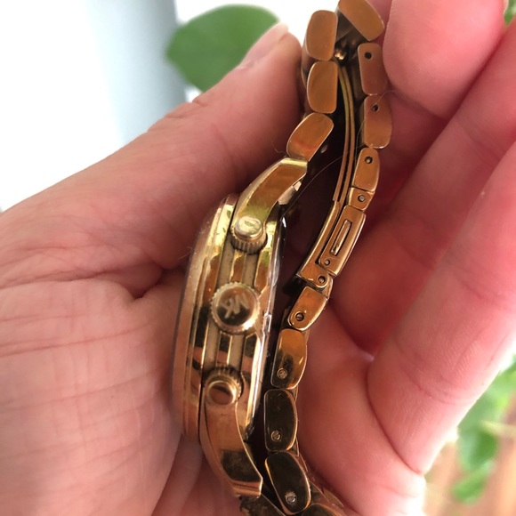 Michael Kors gold watch - Picture 3 of 5